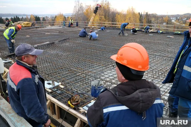 Мост, который начали строить два года назад, готов на 16%