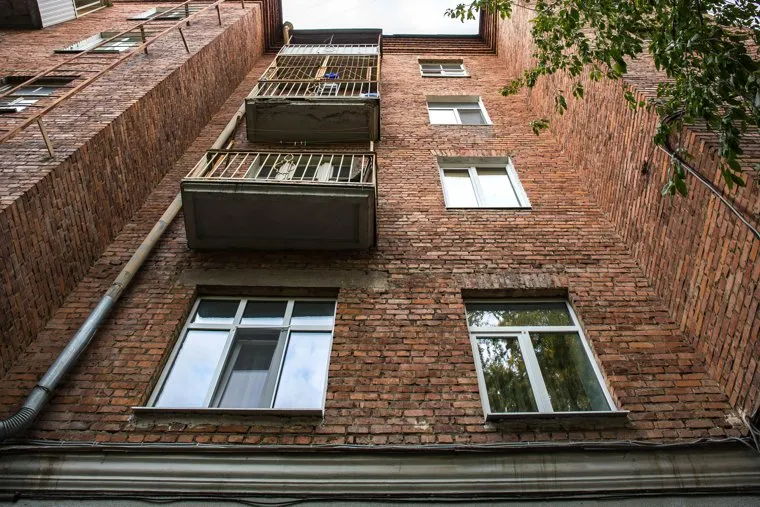 Дом на месте которого могут построить концертный зал филармонии. Екатеринбург, карла либкнехта40