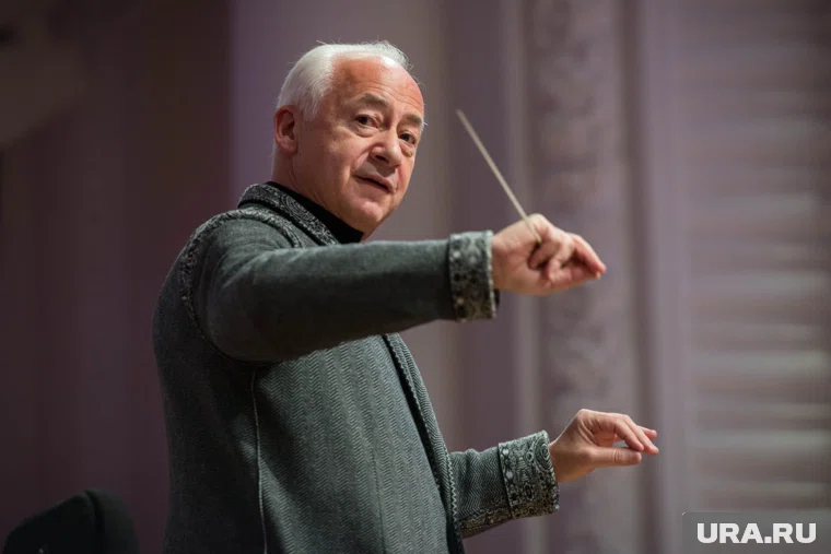 В этот раз Владимир Спиваков выступит в качестве дирижера филармонического оркестра