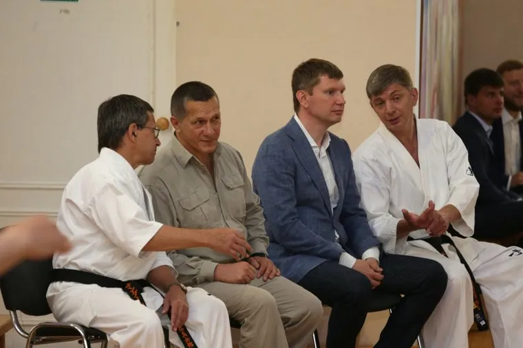 Визит полпреда Юрия Трутнева и врио губернатора Пермского края Максима Решетникова в СДЮСШ "Киокушинкай". Пермь, трутнев юрий, решетников максим