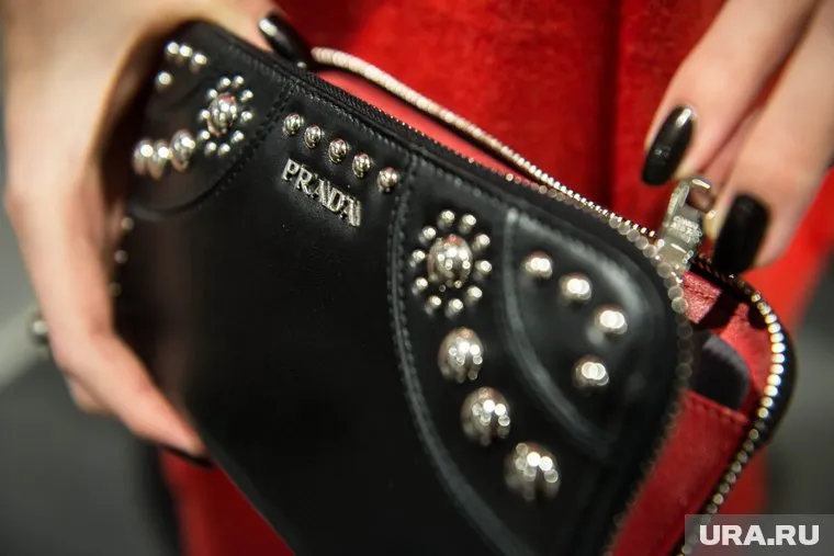 Порог штрафов, при котором нельзя выехать за рубеж, поднимут