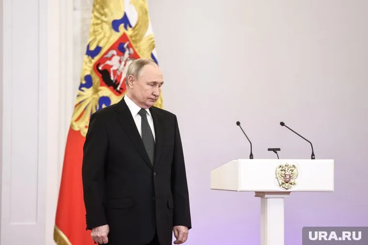 Владимир Путин отметил порядочность и достоинство Юрия Соломина