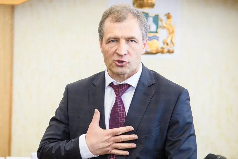 Встреча депутатов гордумы со сторонниками и противниками храма в сквере. Екатеринбург