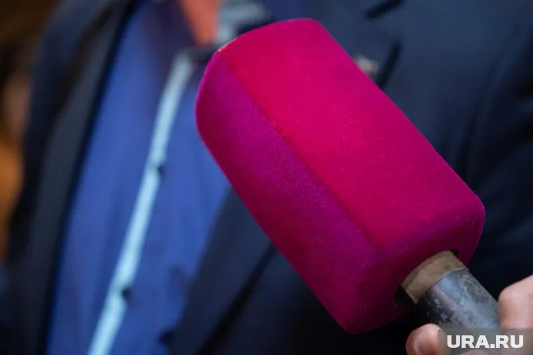 Певец Эдуард Шарлот анонсировал гастрольный тур прямо из СИЗО, передает Baza