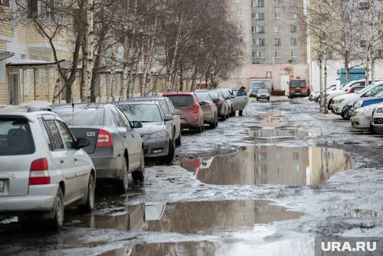 Весна покажет, кто где недоложил асфальта в ямку