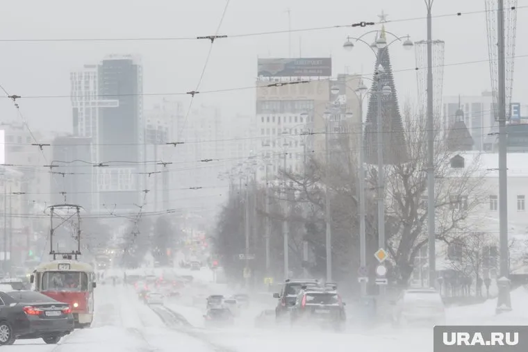 Наряды ДПС работают, чтобы предотвратить аварии, которые могут возникнуть из-за непогоды