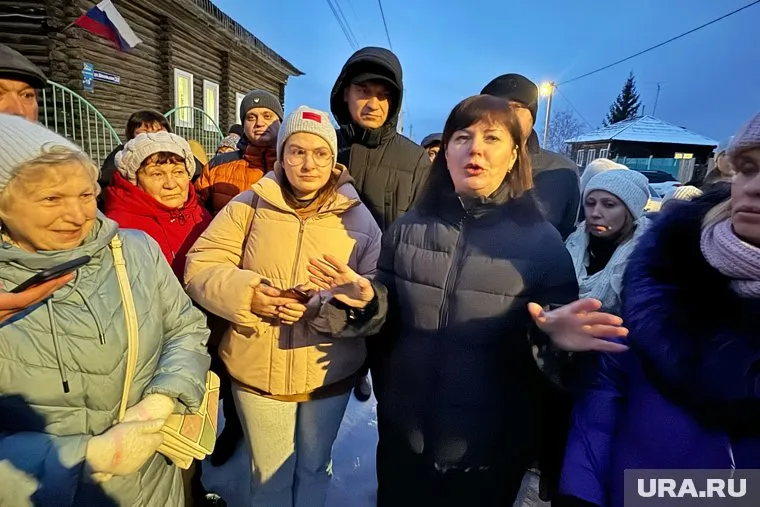 Мэр Кургана приехала на митинг жителей микрорайона Зайково