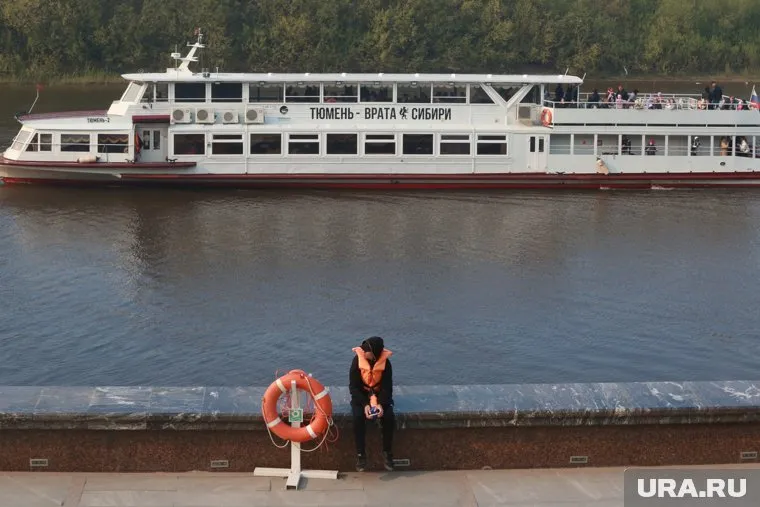 По данным гидропоста, до максимального уровня в 868 см осталось четыре метра