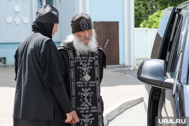 Схиигумен Сергий отказался признавать преемника, посланного церковным начальством