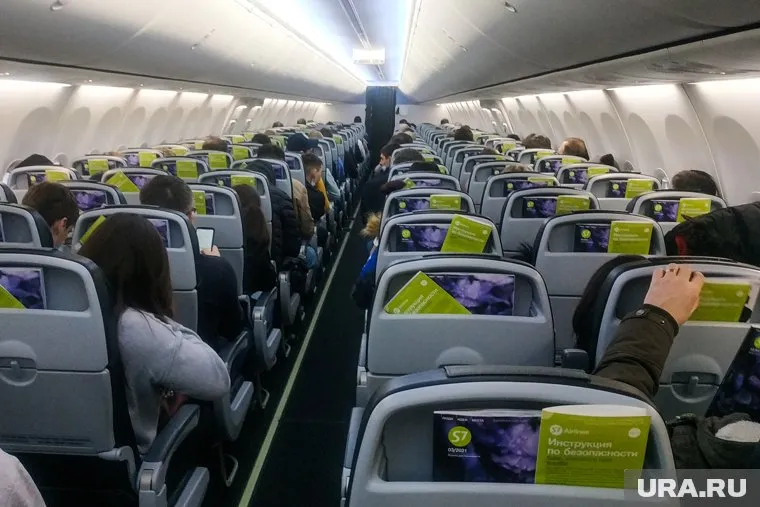 Пассажирка самолета сообщила, что в ее рюкзаке лежит бомба