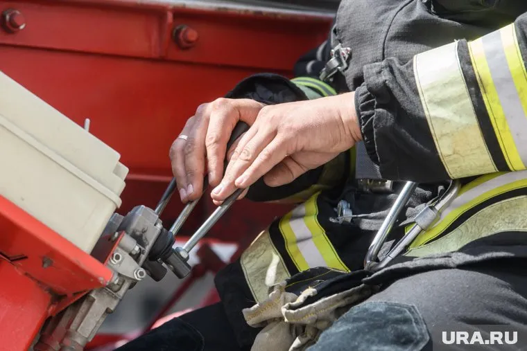 МЧС тушат в Анапе двухэтажный дом мамы блогера Озаровского