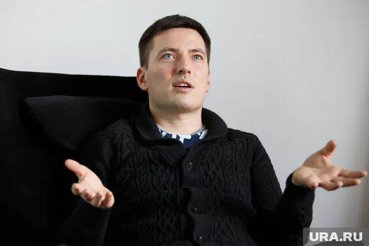 Теперь уже прежний владелец, бизнесмен Андрей Фролов, детали сделки пока не раскрывает