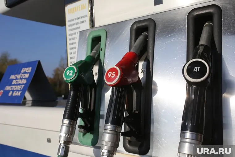 Дешевле всего 92-й бензин продают в Сургуте