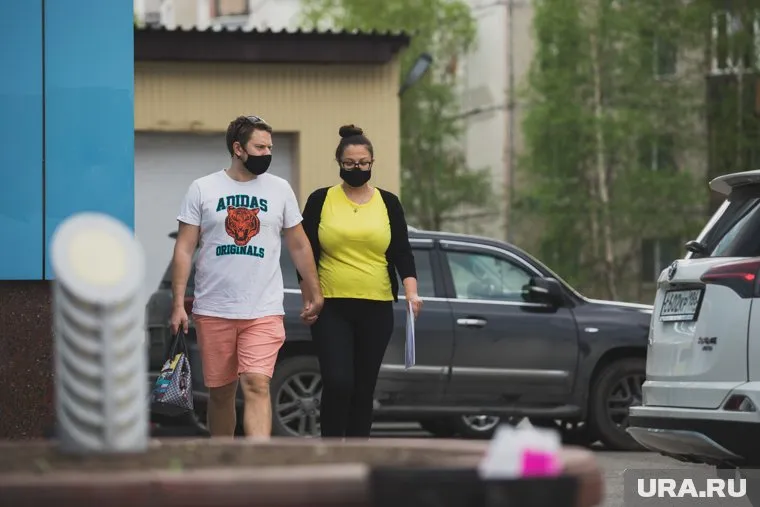 В настоящий момент штраф за нарушение масочного режима составляет пять тысяч рублей