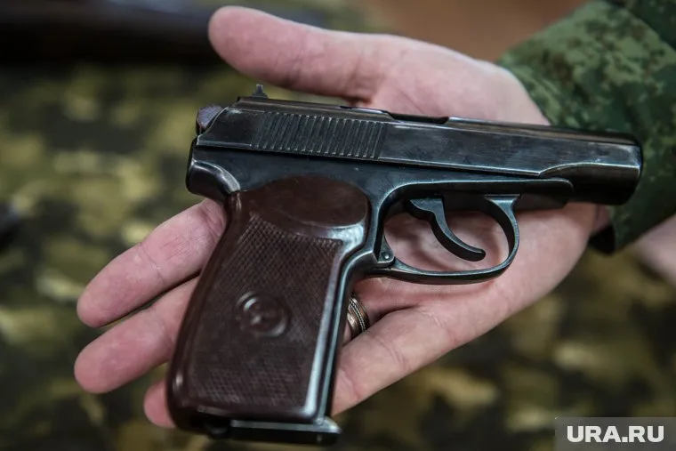 Мужчины заявили полицейским, что выстрел был самопроизвольный