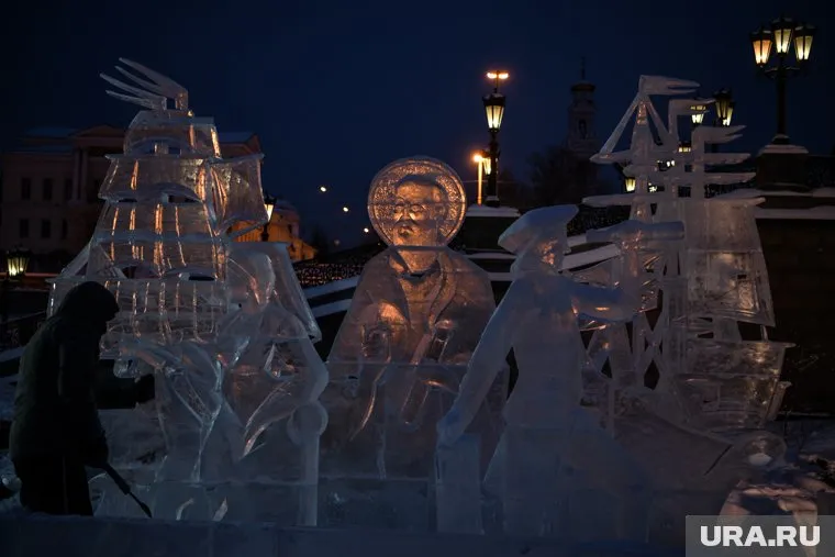 Скульпторы начали работу в конце декабря