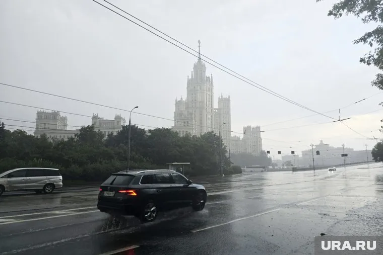 Местные жители сообщают о граде в столице России