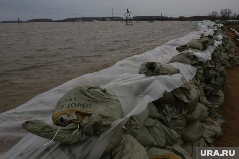 Вода прибывает, но медленно