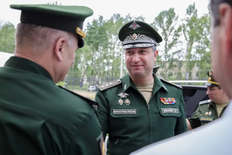Замминистр обороны Тимур Иванов посетил Пермское суворовское военное училище. Пермь
