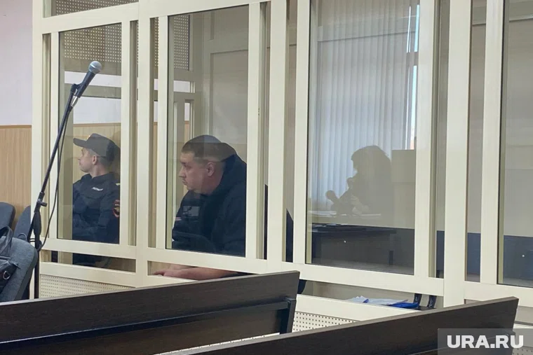 Подсудимый в заседании настаивал, что не смог бы прекратить уголовное дело Югова