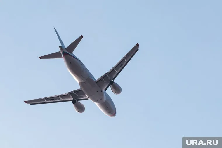  SJ-100 поднялся на высоту более 10 км