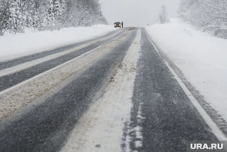 Водитель внедорожника не справился с управлением автомобилем (фото из архива)