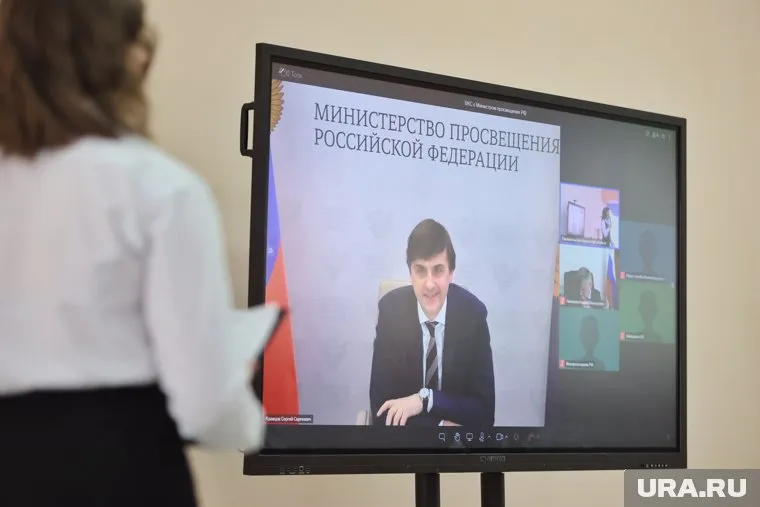 Министр просвещения России принял участие в открытии новой школы в курганском селе