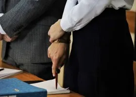 Танец женщины, похожей на зама мэра, вызвал споры между курганскими чиновниками