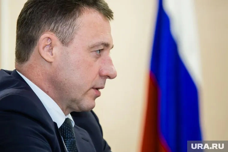 Россиян раздражает размер их зарплаты, подчеркнул Холманских