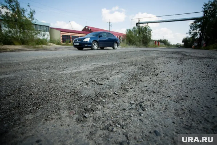 В Салехарде обнаружили три бесхозных проезда, за которыми никто не следил