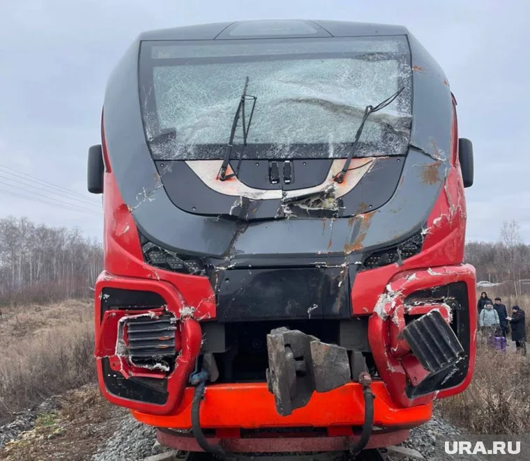 Машинист и пассажиры "Орлана" не пострадали 