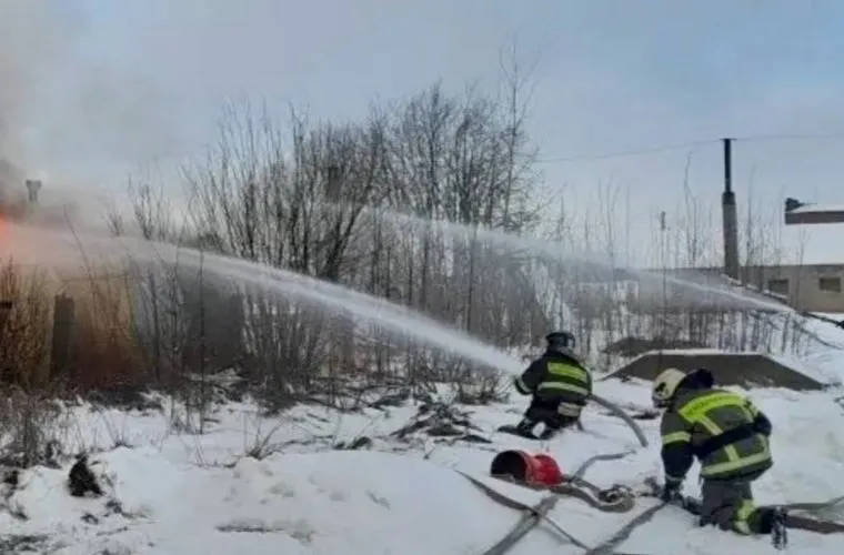Общая площадь возгорания составляет около 200 квадратных метров