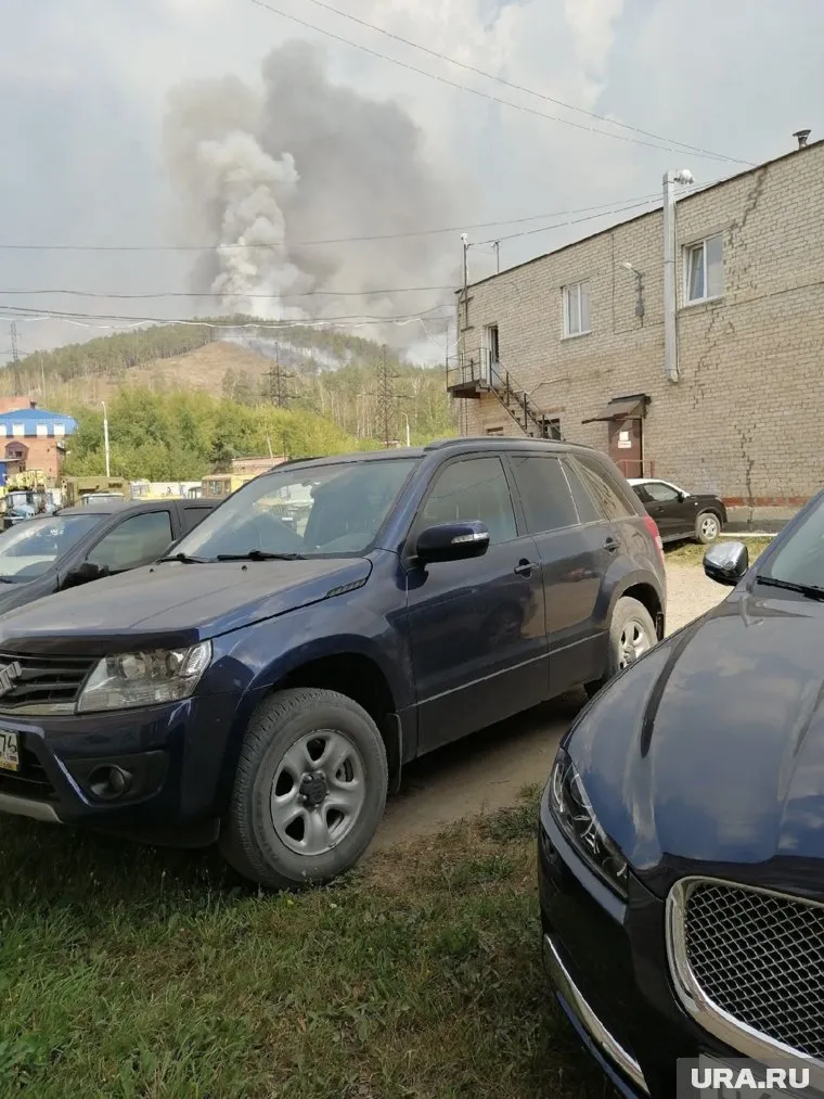Дым от пожаров виден во всем Миасса