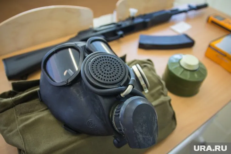 ВСУ сбрасывают на российских военных колбы с химическим веществом