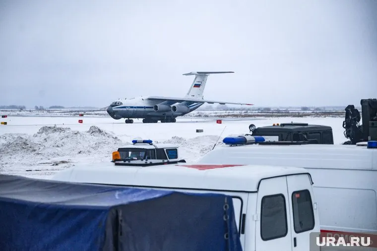В Рощино сейчас встречают самолет их китайского Уханя, на котором эвакуируют россиян