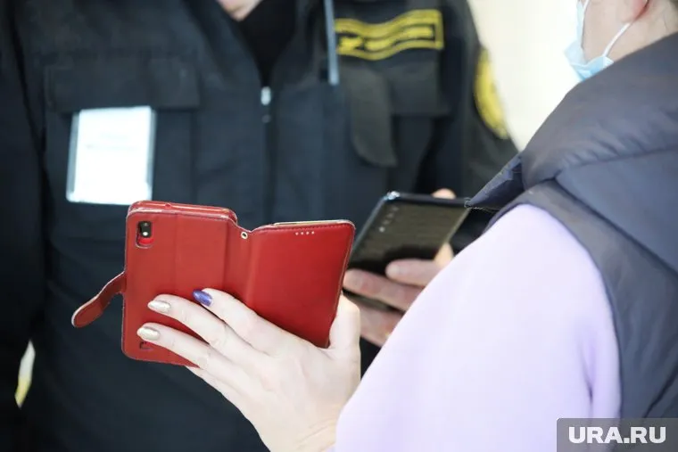 Свердловские депутаты одобрили федеральный законопроект о QR-кодах