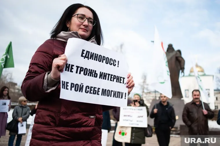 Депутата Крылову лишили мандата. Область не согласна