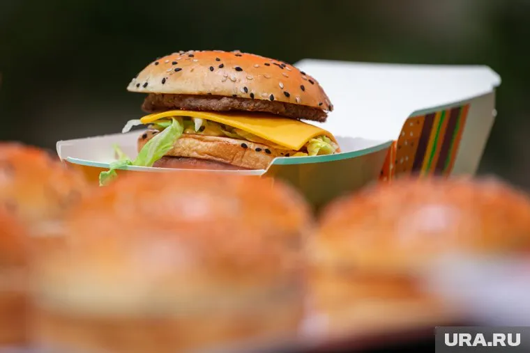 Чтобы улучшить пищеварение, стоит также наладить сон