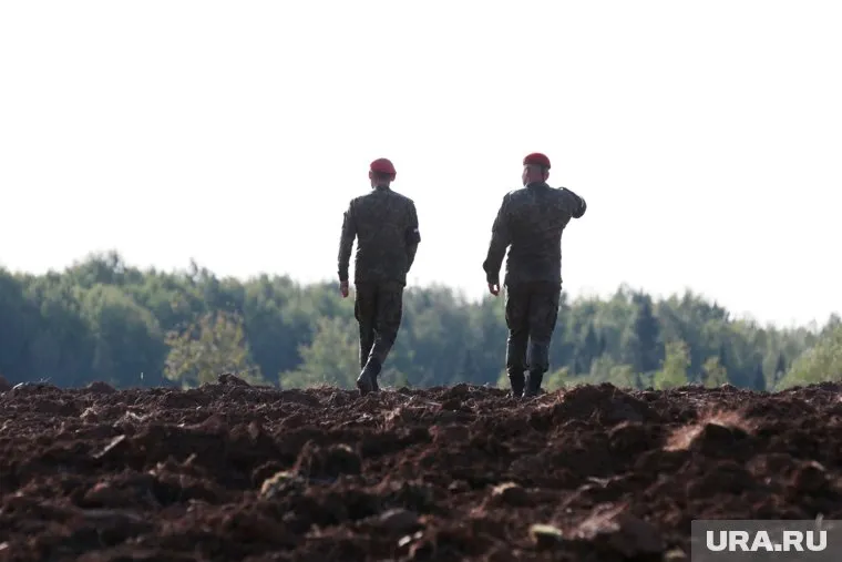 Екатеринбургских военных отправили тушить пожары в Свердловской области