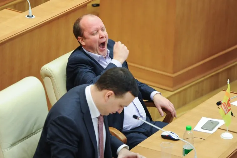 Законодательное собрание СО. Екатеринбург, ушаков геннадий, сон, зевота