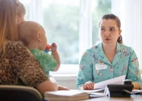 Врач объяснила, чем лечить ссадины и порезы у детей