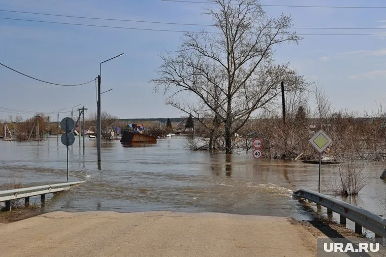 Уровень воды в реке у Курган стабильно понижается
