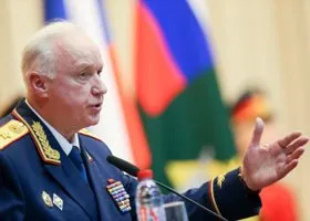 Бастрыкин потребовал наказать мужчину, который оскорбил челябинскую учительницу