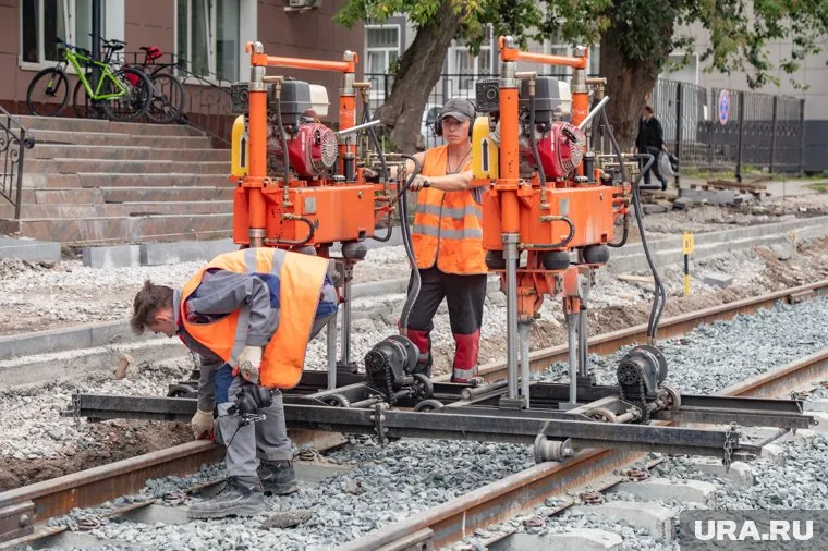 Работы по укладке рельс на Куйбышева продолжаются