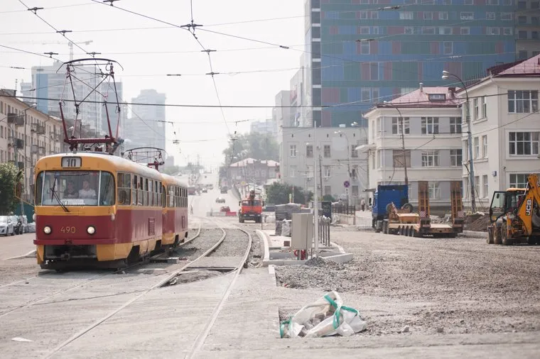 Ход работ на объектах улично-дорожной сети вокруг Центрального стадиона. Екатеринбург, трамвай, трамвайные пути, строительные работы, улица московская, ремонт дороги