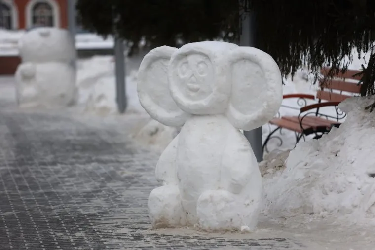 Снежные фигуры. Курган