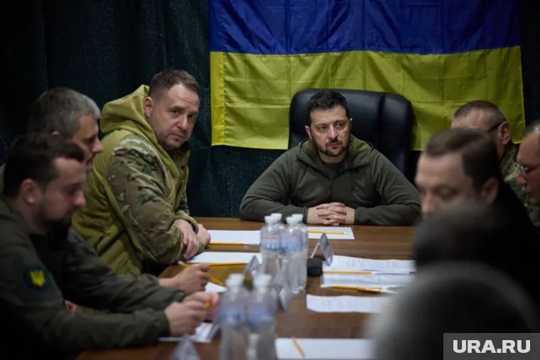 Владимир Зеленский заявил, что ВСУ тянут время в Бахмуте до получения помощи от Запада