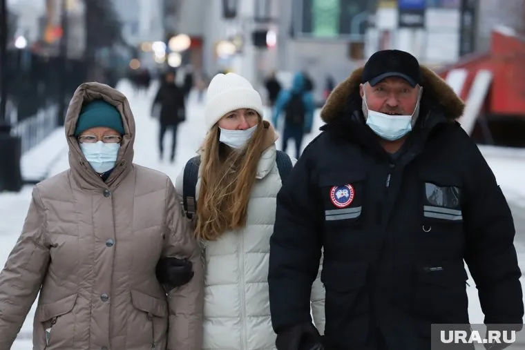 Чем выше концентрация вируса в организме, тем на более дальнем расстоянии больной способен заражать, сказал Владимир Зайцев