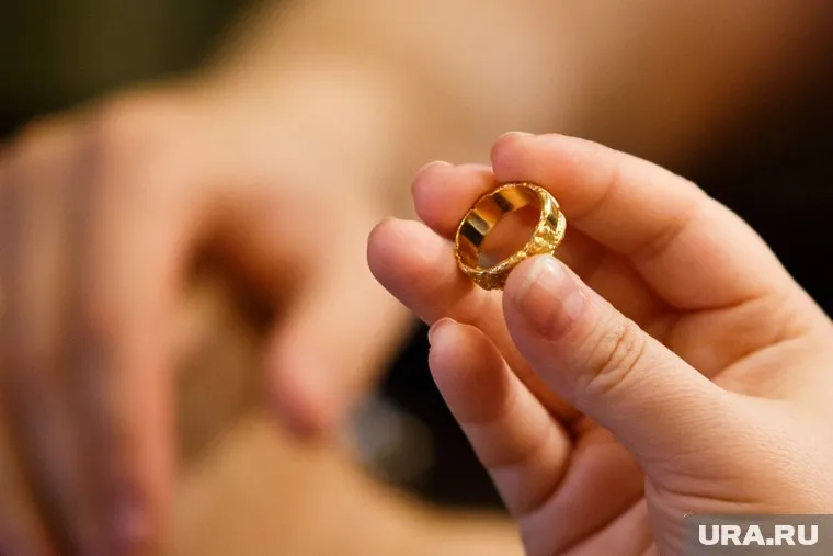 Усыновлять детей и вступать в брак смогут только традиционные пары