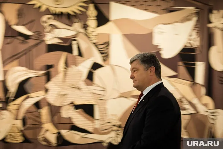 Петр Порошенко обвиняется в отмывании денег